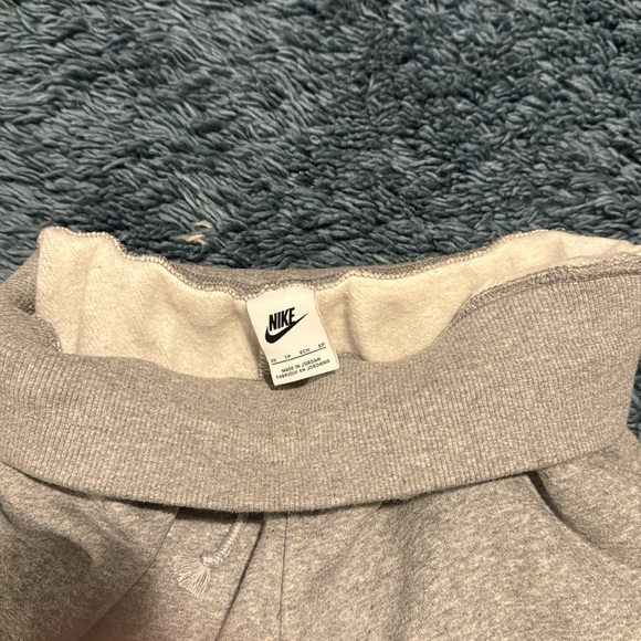Barely worn Grey Nike Sweatpants - Picture 4 of 4